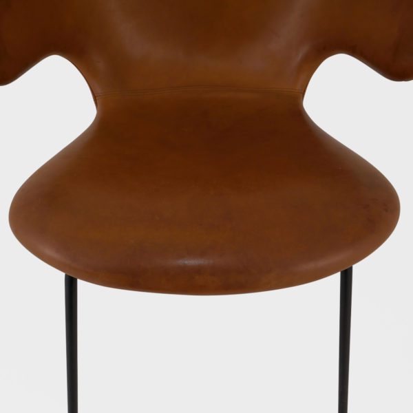 “JH15/Catch” Spisestuestoler av James Hayton for &Tradition | Cognac Skinn - Image 12