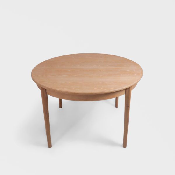 Rundt Vintage Spisebord i Eik med 2 Ileggsplater | 207 cm