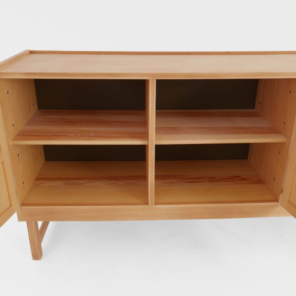 "Futurum" Skjenk i Furu | Designet av Rastad & Relling Tegnekontor - Image 12