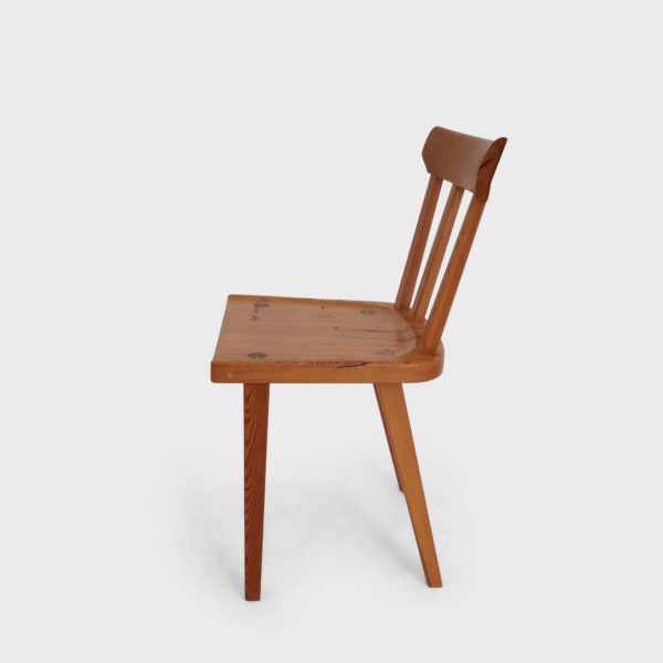 "528 Svensk Furu" Spisestuestoler av Göran Malmwall for Karl Andersson og Söner - Image 5