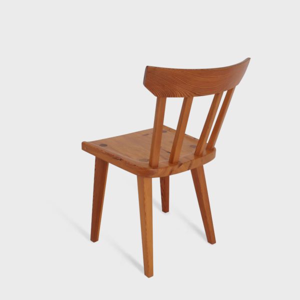 "528 Svensk Furu" Spisestuestoler av Göran Malmwall for Karl Andersson og Söner - Image 6