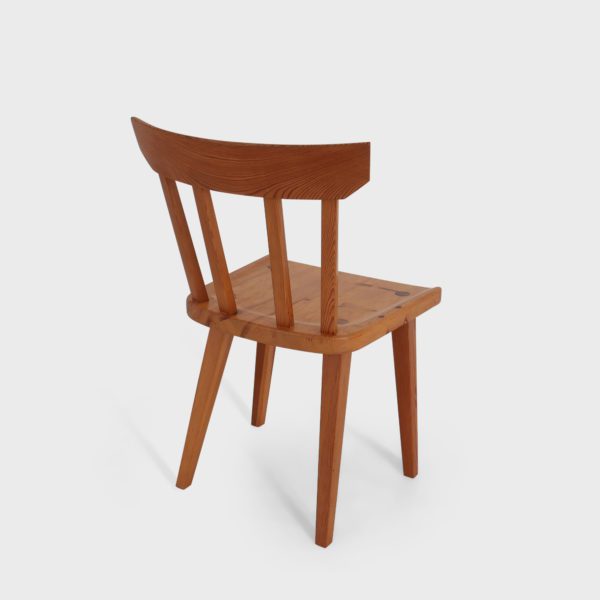 "528 Svensk Furu" Spisestuestoler av Göran Malmwall for Karl Andersson og Söner - Image 8