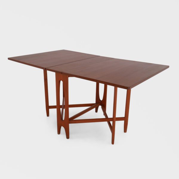 “Klaffebord nr. 2” av Bendt Winge for Kleppes Møbelfabrikk - Image 5