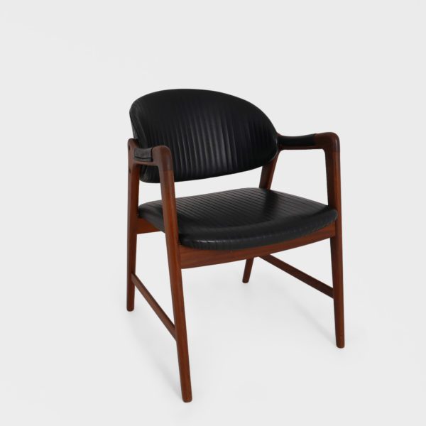 "Akaba" Armstol av Arnt Lande for Stokke - Image 3