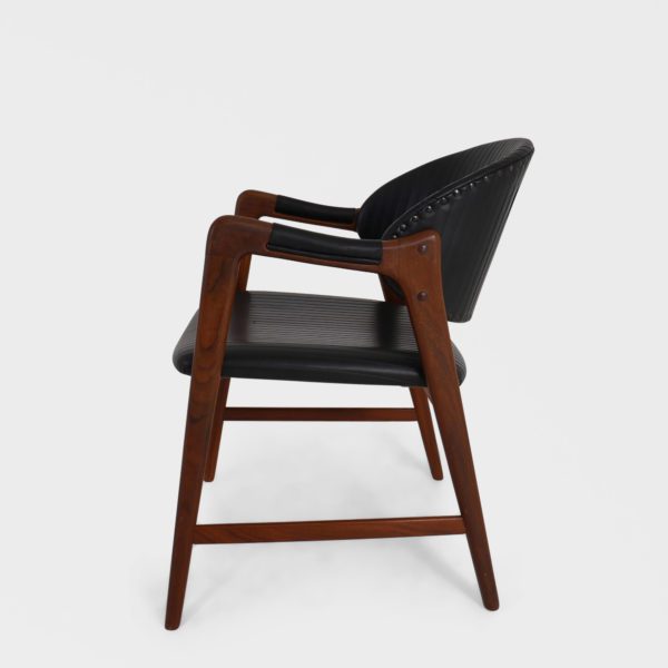 "Akaba" Armstol av Arnt Lande for Stokke - Image 2
