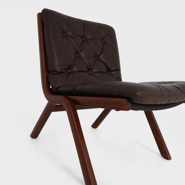 “Uno” Lenestoler Designet av Per Leiv Øie Produsert av Ekornes | Brunt Skinn - Image 9