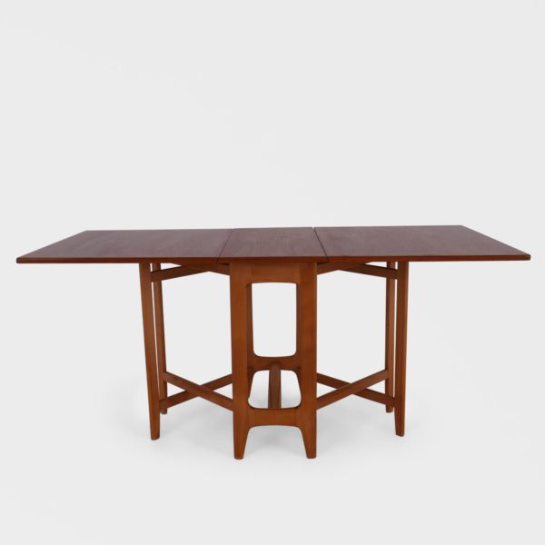 “Klaffebord nr. 4” i Teak av Bendt Winge for Kleppes Møbelfabrikk