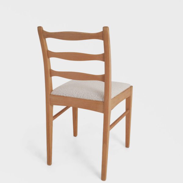 Vintage Spisestuestoler i Boucle og Kvistfri Furu - Image 8