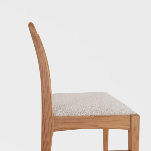 Vintage Spisestuestoler i Boucle og Kvistfri Furu - Image 9