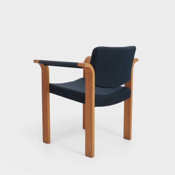 Danske "Modell 61" Armstoler i Eik Designet av Rud Thygesen & Johnny Sørensen for Magnus Olesen - Image 5