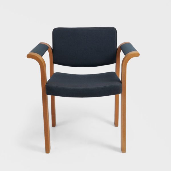 Danske "Modell 61" Armstoler i Eik Designet av Rud Thygesen & Johnny Sørensen for Magnus Olesen - Image 3