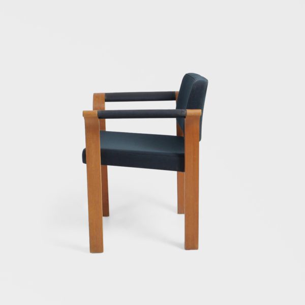 Danske "Modell 61" Armstoler i Eik Designet av Rud Thygesen & Johnny Sørensen for Magnus Olesen - Image 4