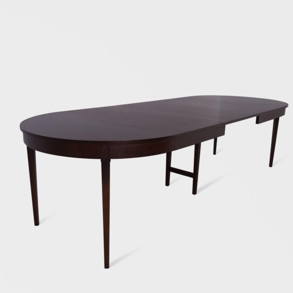 Rundt Spisebord med 3 Ileggsplater | 290 cm