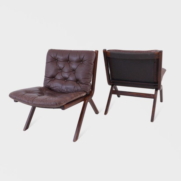 “Uno” Lenestoler Designet av Per Leiv Øie Produsert av Ekornes | Brunt Skinn