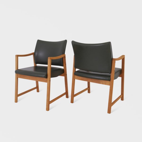 "Bellevue" Armstoler av Fredrik Kayser for Skeie & Co