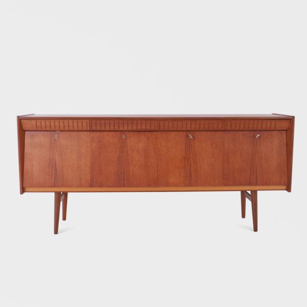 Vintage Skjenk Utført i Teak | Arna Bruk