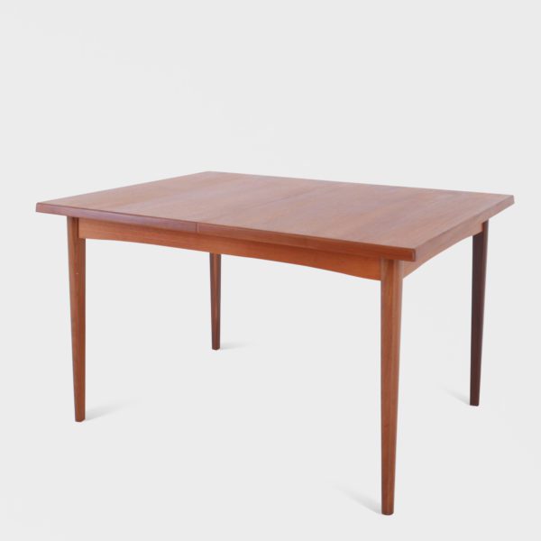 Vintage spisebord i teak | 2 Ileggsplater